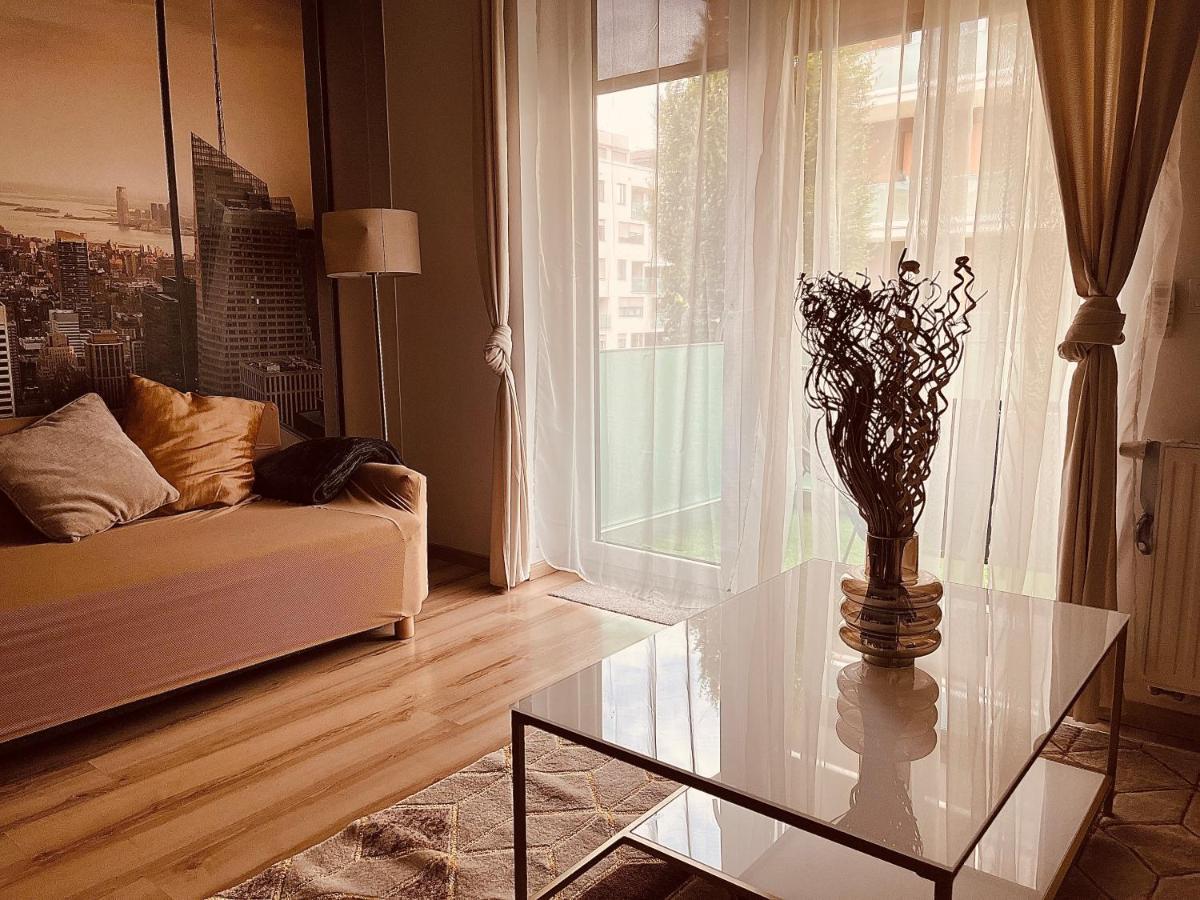 Corvin Promenade Crystal Daire Budapeşte Dış mekan fotoğraf